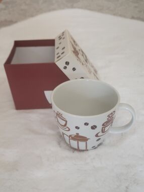 Bed Bath & Beyond White Ceramic Coffee Mug with Brown Coffee Graphic